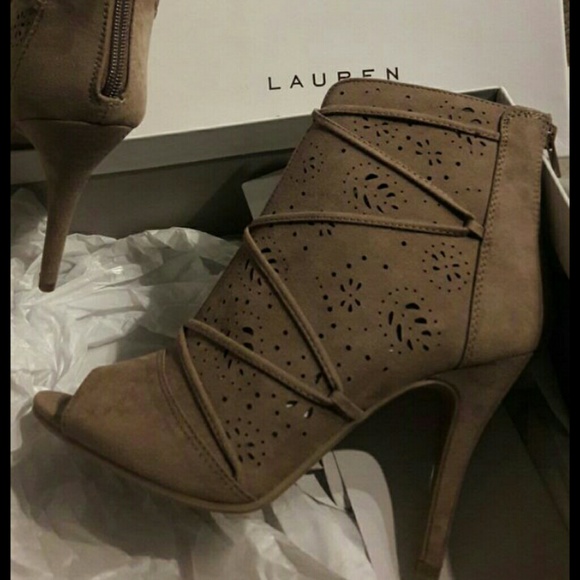 Ankle shoes - Picture 3 of 4